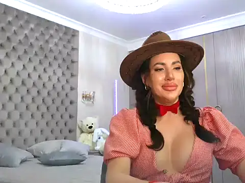 Snapshot of TianaPosh chatting on February 14, 11:53 pm TianaPosh online show from February 14, 11:53 pm