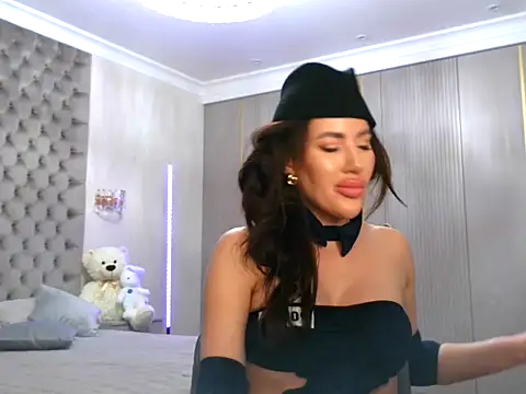 Snapshot of TianaPosh chatting on February 27, 7:26 pm TianaPosh online show from February 27, 7:26 pm