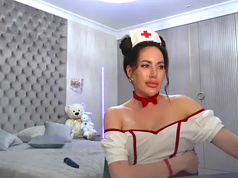 Snapshot of TianaPosh chatting on March 1, 4:15 am TianaPosh online show from March 1, 4:15 am