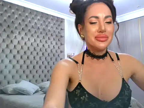 Snapshot of TianaPosh chatting on March 20, 9:02 pm TianaPosh online show from March 20, 9:02 pm