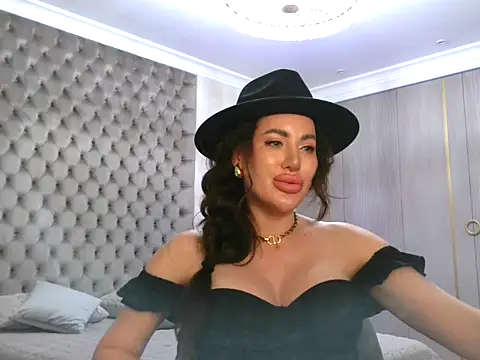 Snapshot of TianaPosh chatting on March 22, 12:06 am TianaPosh online show from March 22, 12:06 am