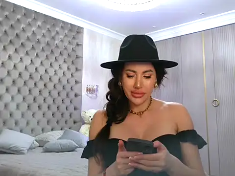 Snapshot of TianaPosh chatting on March 22, 3:09 am TianaPosh online show from March 22, 3:09 am