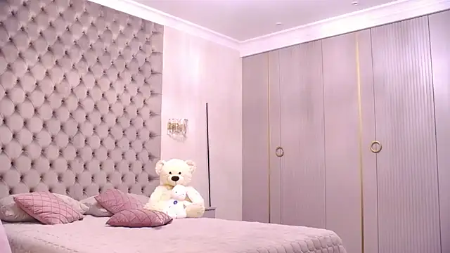 Snapshot of TianaPosh chatting on October 17, 8:22 pm TianaPosh online show from October 17, 8:22 pm