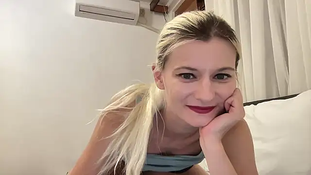 Snapshot of Onika_Love chatting on June 26, 5:50 pm Onika Love online show from June 26, 5:50 pm
