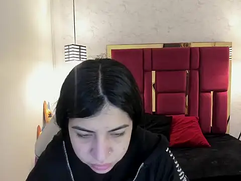 Snapshot of Violet_m chatting on October 19, 12:06 pm Violet m online show from October 19, 12:06 pm