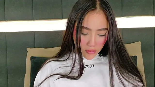 nicolle pierce online show from October 23, 1:32 pm