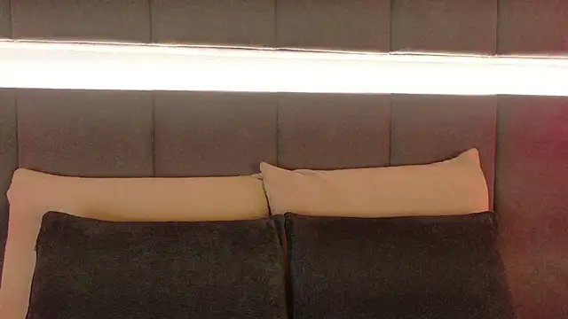 nicolle pierce online show from November 24, 1:44 pm