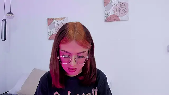 Snapshot of samantha__fairy chatting on February 7, 2:58 pm samantha fairy online show from February 7, 2:58 pm