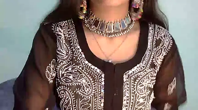 Cute Alaina online show from February 28, 3:48 am