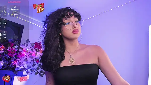 Snapshot of Heka_Prudence chatting on December 17, 3:06 am Heka Prudence online show from December 17, 3:06 am