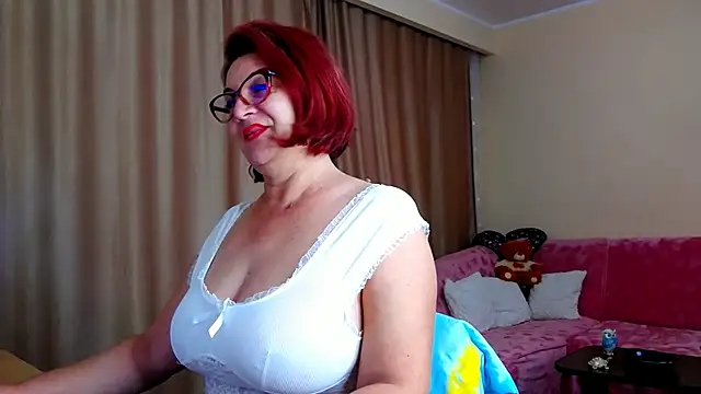 Snapshot of EdithCharm chatting on October 4, 2:48 pm EdithCharm online show from October 4, 2:48 pm