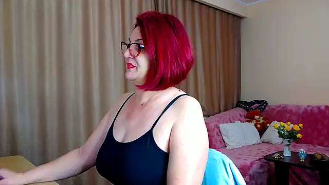 Snapshot of EdithCharm chatting on November 24, 3:56 pm EdithCharm online show from November 24, 3:56 pm