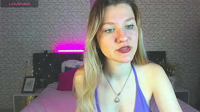 Mariel Brown online show from December 18, 11:24 am