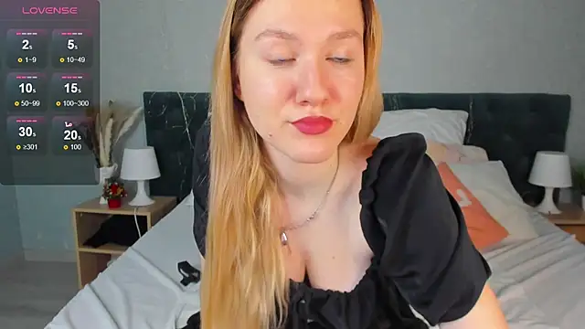 Mariel Brown online show from December 24, 3:05 pm