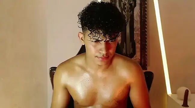Snapshot of jamescurli_ chatting on December 29, 8:11 am jamescurli online show from December 29, 8:11 am