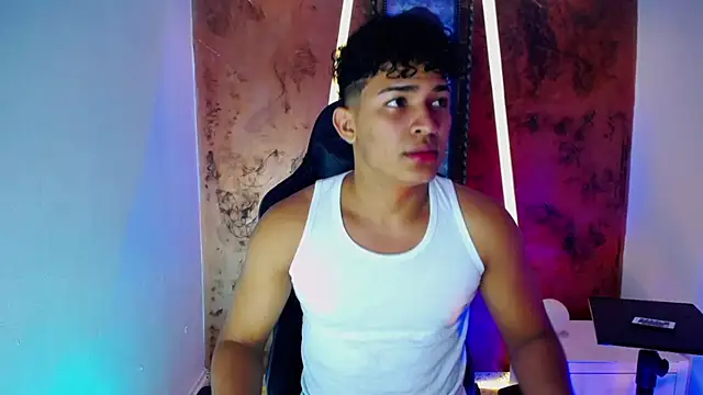 Snapshot of jamescurli_ chatting on January 30, 4:27 am jamescurli online show from January 30, 4:27 am