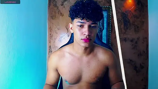 Snapshot of jamescurli_ chatting on March 16, 4:41 am jamescurli online show from March 16, 4:41 am