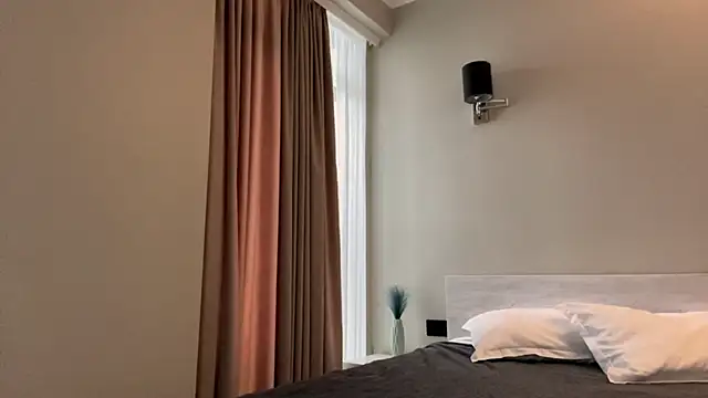 Lora Squirt online show from March 22, 6:00 am