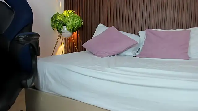 gipsela gomez online show from February 15, 5:41 am