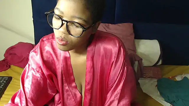Busty-Londie online show from March 9, 6:54 pm