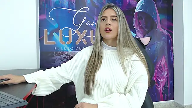 miacarperr1 online show from February 10, 8:53 pm