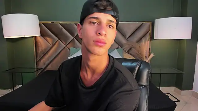 Tyler Rodriguez online show from March 5, 3:40 am