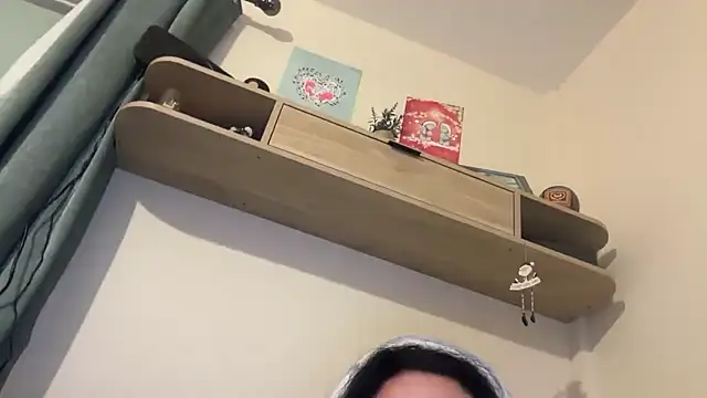 yorkshiregal online show from December 19, 6:31 am