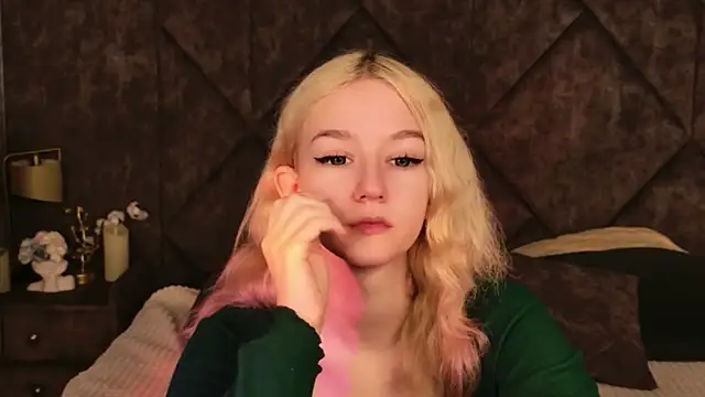 NaomiLoys online show from November 10, 10:36 am