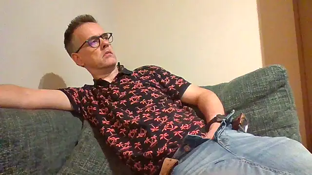 Hectorthyssen1 online show from September 19, 9:59 pm