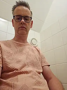 Hectorthyssen1 online show from July 18, 1:48 pm