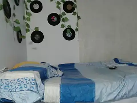 Hannafoster online show from December 4, 10:19 pm