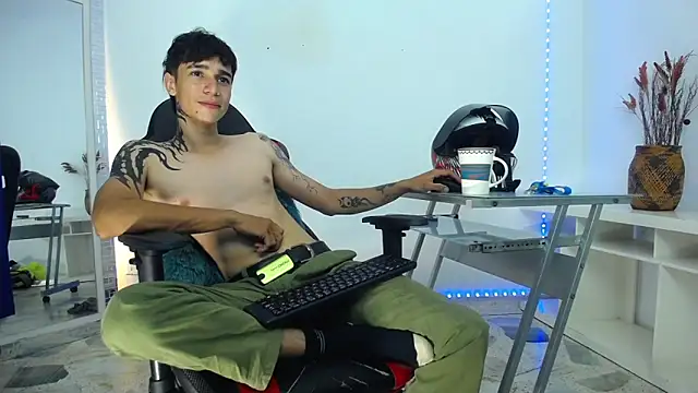 Zacktk7 online show from December 18, 2:32 am