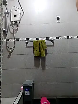 Snapshot of anoe007a1 chatting on December 3, 6:17 pm anoe007a1 online show from December 3, 6:17 pm