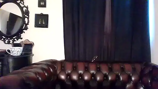 Snapshot of Alexandersonxo chatting on December 20, 8:32 am Alexandersonxo online show from December 20, 8:32 am