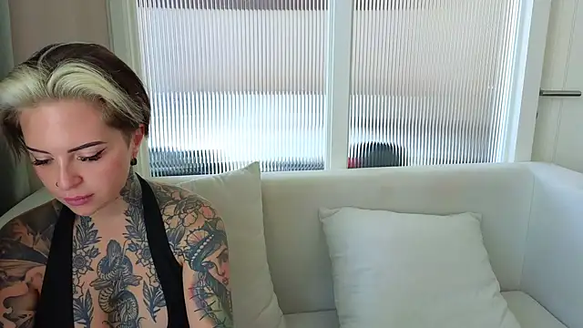 Snapshot of Alexandersonxo chatting on April 27, 2:20 am Alexandersonxo online show from April 27, 2:20 am
