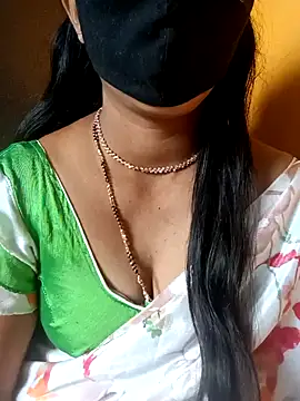 Snapshot of sweet-mahi chatting on December 4, 8:34 am sweet-mahi online show from December 4, 8:34 am