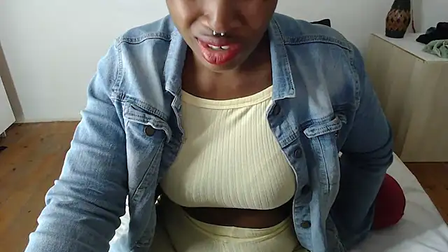 FLOWERLIPS25 online show from January 11, 3:42 pm