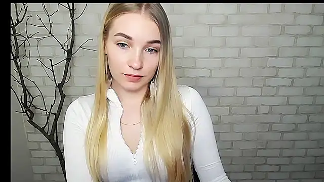 Snapshot of Queen_ofLove chatting on February 4, 12:22 pm Queen ofLove online show from February 4, 12:22 pm