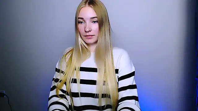 Snapshot of Queen_ofLove chatting on October 30, 10:10 pm Queen ofLove online show from October 30, 10:10 pm