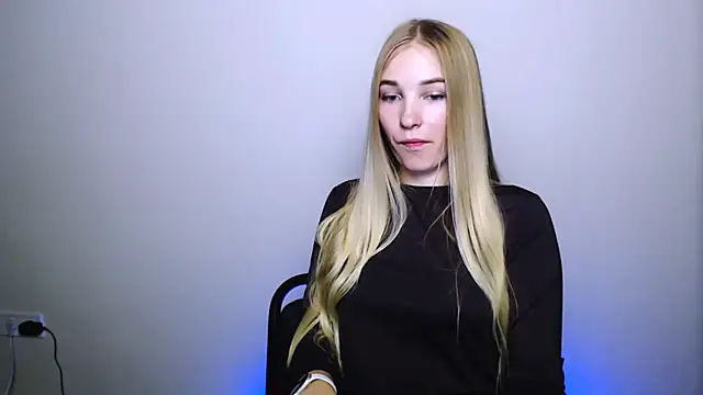 Snapshot of Queen_ofLove chatting on November 6, 10:43 pm Queen ofLove online show from November 6, 10:43 pm