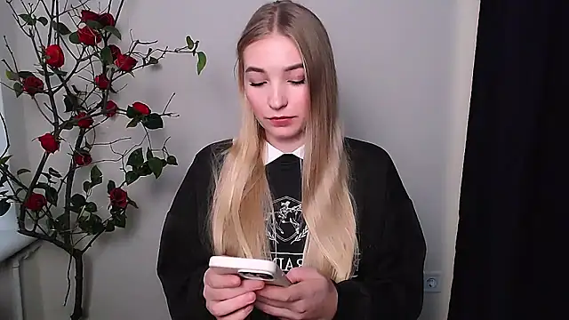 Snapshot of Queen_ofLove chatting on November 14, 2:16 pm Queen ofLove online show from November 14, 2:16 pm