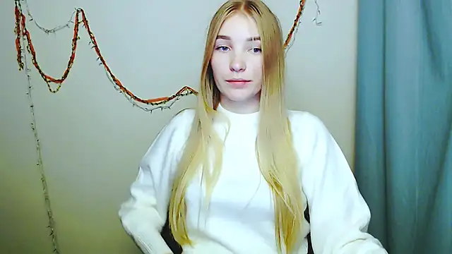 Snapshot of Queen_ofLove chatting on December 18, 8:59 pm Queen ofLove online show from December 18, 8:59 pm