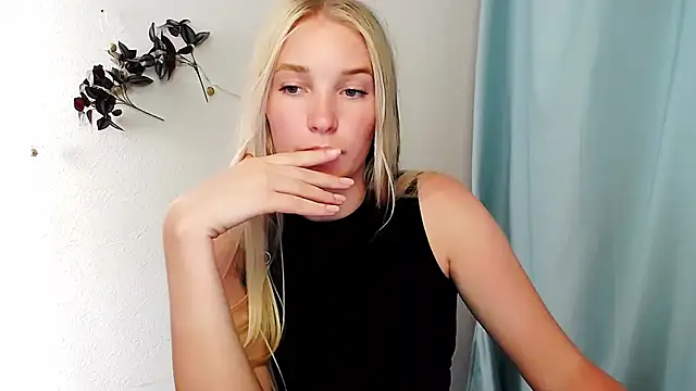 Queen ofLove online show from June 11, 2:26 pm