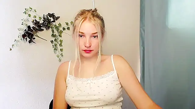 Queen ofLove online show from June 14, 10:06 am