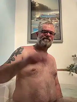 Snapshot of Silverfoxxx-73 chatting on December 1, 11:25 pm Silverfoxxx-73 online show from December 1, 11:25 pm