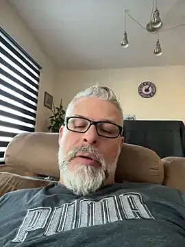 Snapshot of Silverfoxxx-73 chatting on December 22, 7:10 pm Silverfoxxx-73 online show from December 22, 7:10 pm