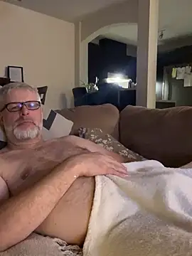 Snapshot of Silverfoxxx-73 chatting on February 8, 10:51 pm Silverfoxxx-73 online show from February 8, 10:51 pm
