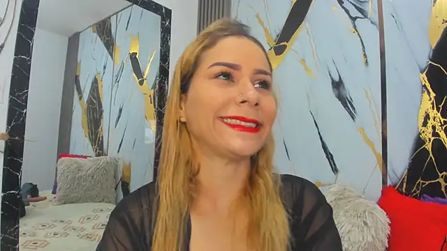 sophiee evanss  online show from December 9, 9:28 am