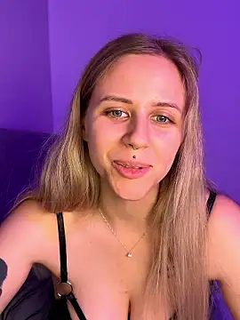 lunawolf21 online show from January 8, 8:22 pm