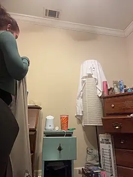 Snapshot of HotMessStilltheBest chatting on November 7, 6:57 am HotMessStilltheBest online show from November 7, 6:57 am